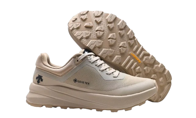 Descente Enerzite Fluid Wire in Beige - Image 2