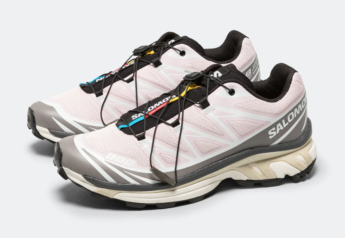 Salomon XT-6 GORE-Tex Women's Trail Running Shoe in Cloud burstIcy Pink-Tapioca - Image 2